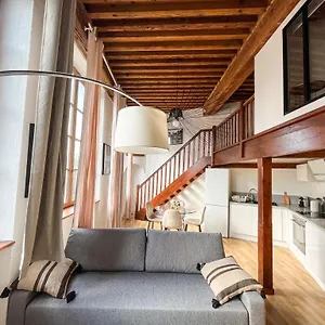 https://suite-kartier.hotels-rhonealpes.com