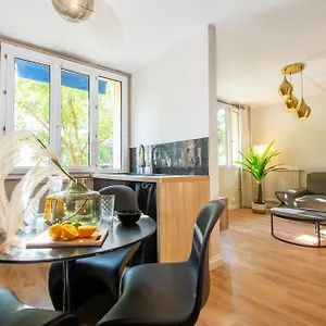 https://suite-maddison.hotels-rhonealpes.com